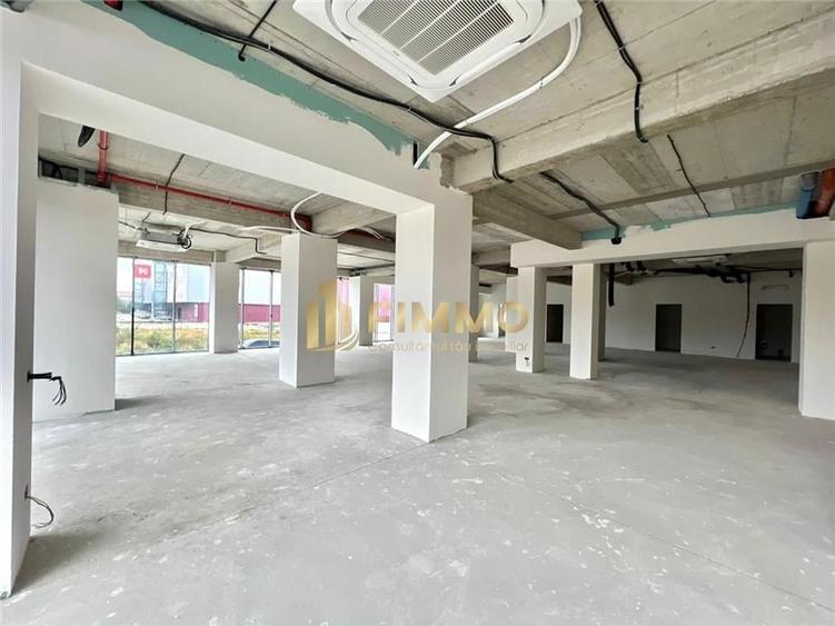 Spațiu comercial, de 220 mp, în Obcini