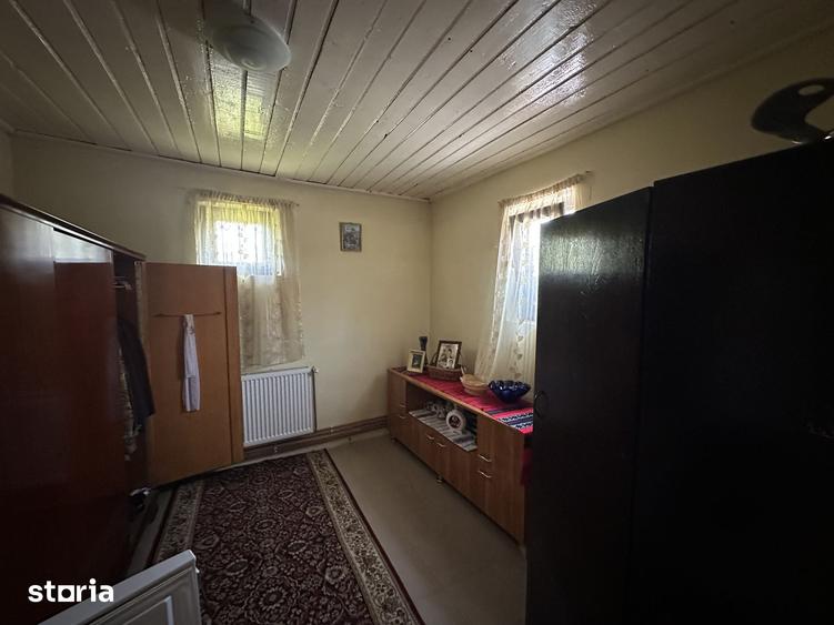 Casă cu 7 camere cu Teren 1039 Mp în Cornești