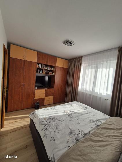 Apartament cu 3 camere semidecomandat în Brazda lui Novac