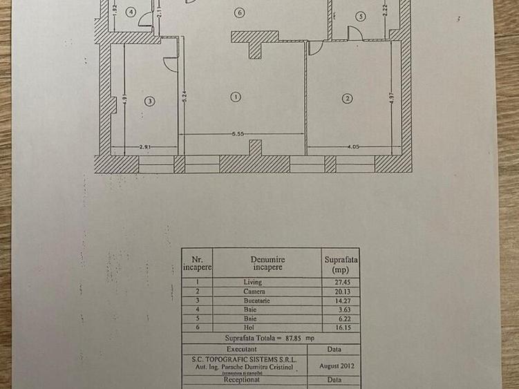 Apartament cu 3 camere decomandat în Vitan-Bârzești
