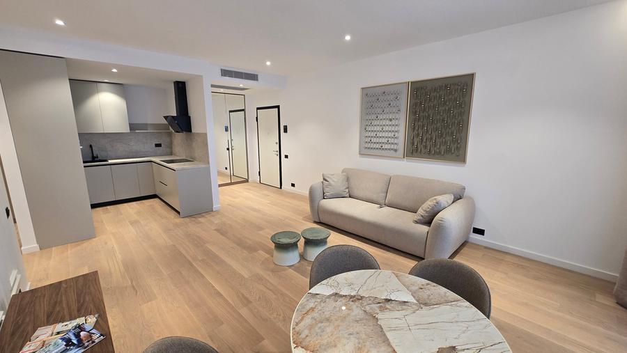 Apartament cu 3 camere decomandat în Herăstrău