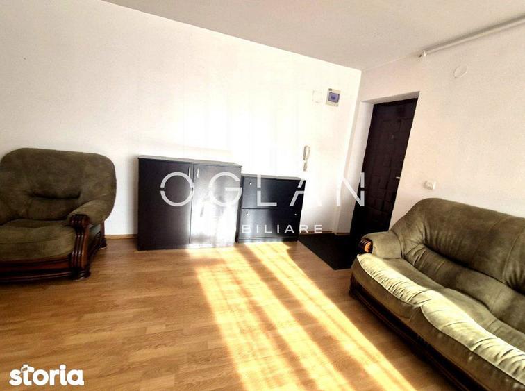 Apartament cu 3 camere, mobilat în Piața Cluj