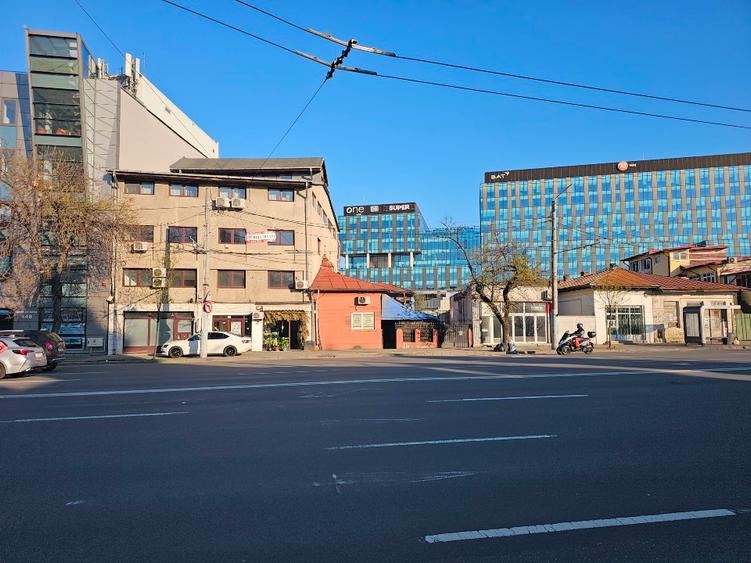 Casă individuală cu 4 camere cu Teren 330 Mp în Drumul Sării