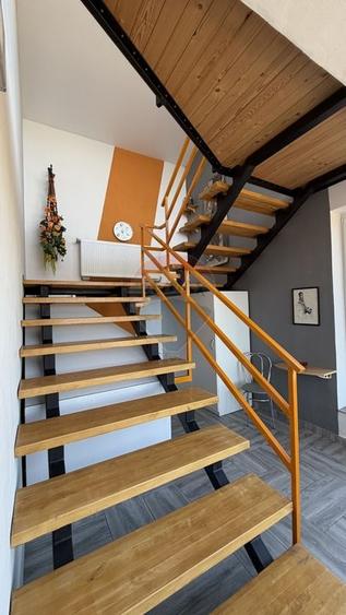 Casă cu 5 camere cu Teren 1000 Mp în Vest