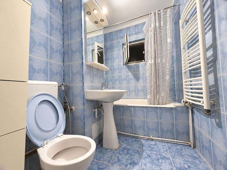 Apartament cu 2 camere semidecomandat în Soarelui