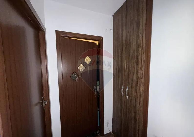 Apartament cu 2 camere semidecomandat, mobilat în Iancului