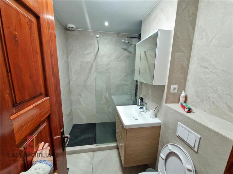 Apartament cu 3 camere decomandat în Tudor