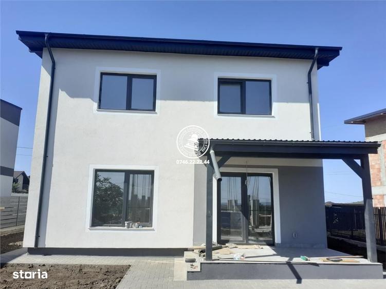 Casă cu 4 camere în Uricani