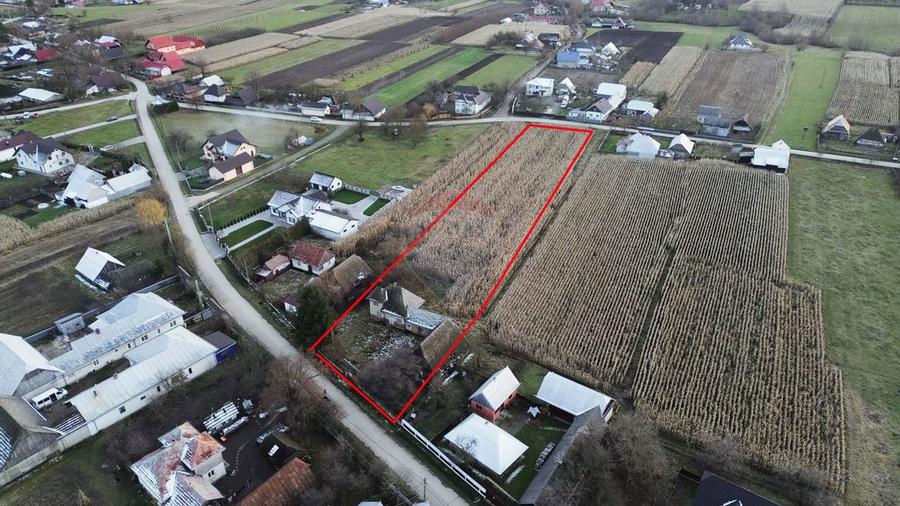 Casă cu 3 camere cu Teren 6100 Mp în Frătăuții Noi