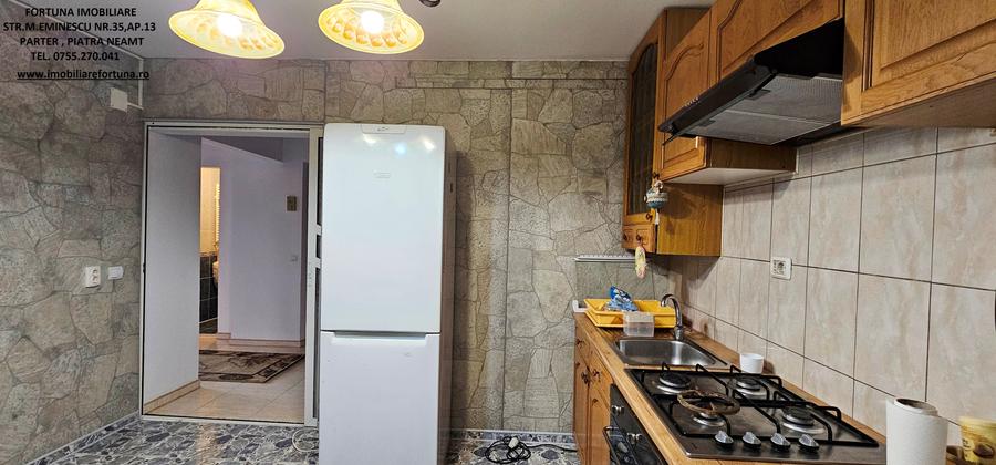 Apartament cu 3 camere semidecomandat, mobilat în Dărmănești