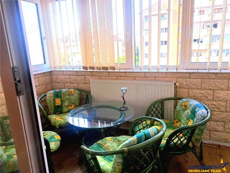 Apartament cu 3 camere decomandat, mobilat în Lenin
