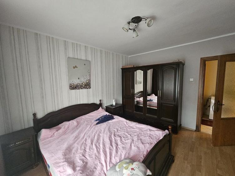 Inchiriez apartament buzaului etaj 1 - 7