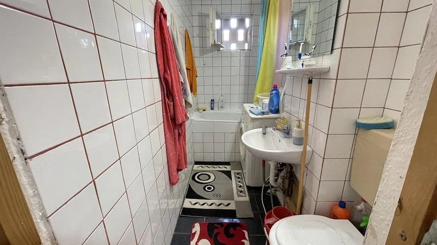 Apartament cu 3 camere semidecomandat în Cetății