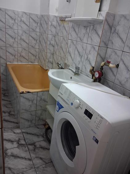 Ofer spre inchiriere garsoniera spatioasa, zona Garii. Rog seriozitate. - 1