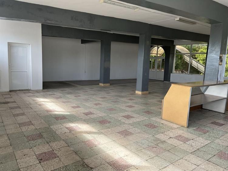 Spațiu comercial, de 140 mp, în Gornești