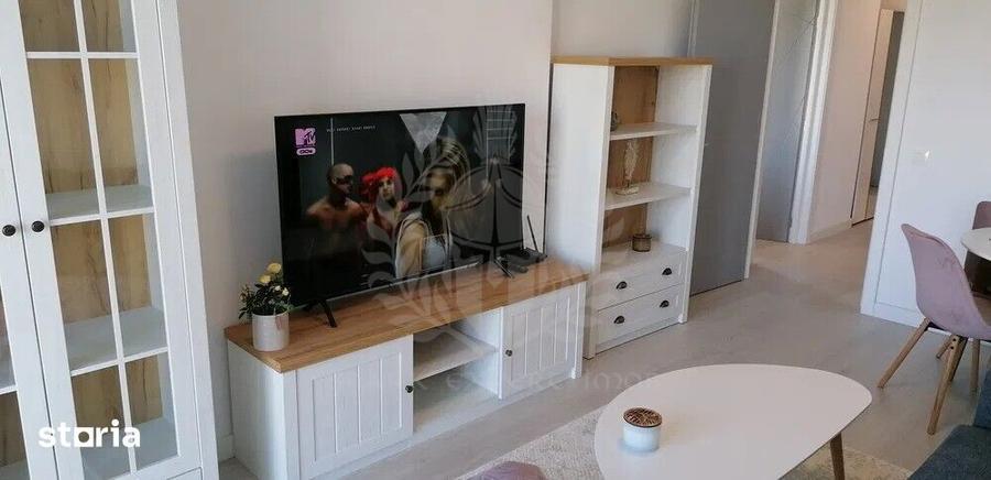 Apartament cu 2 camere semidecomandat, mobilat în Sud