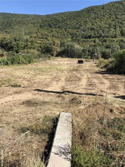 Teren de 4300 mp, în Central
