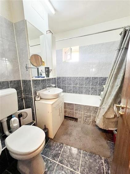 Apartament cu 4 camere decomandat, mobilat în Răcădău