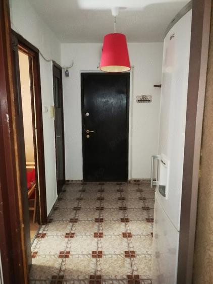 Apartament cu 3 camere decomandat în Drumul Taberei