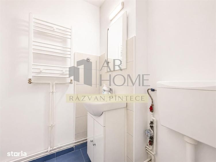Apartament cu 3 camere decomandat în Democrației