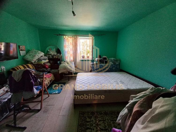 Casă individuală cu 3 camere cu Canalizare în Plopi