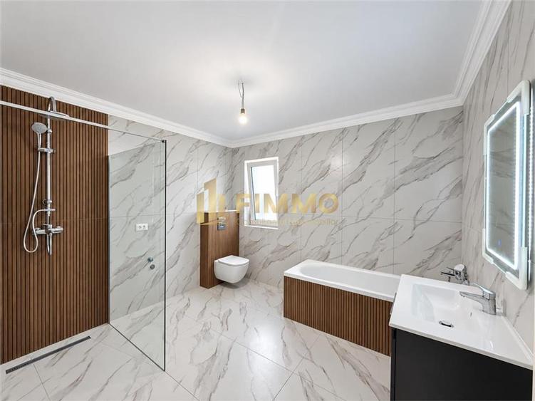 Duplex cu 4 camere cu Canalizare în Ipotești