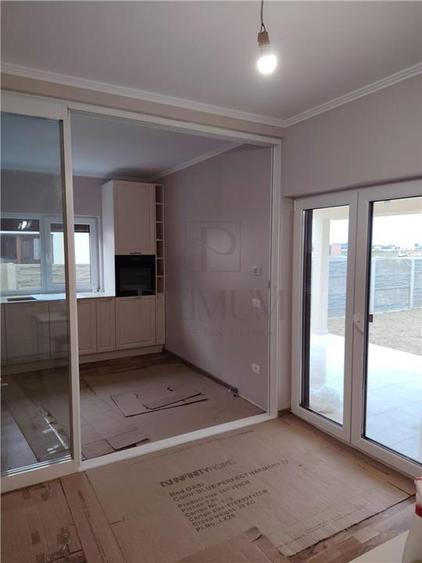 Duplex cu 3 camere cu Canalizare în Moșnița Veche
