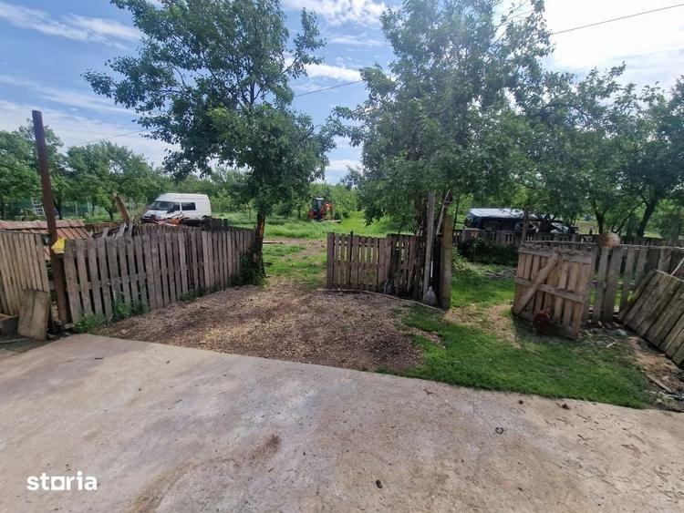 Casă cu 3 camere cu Teren 2096 Mp în Remetea Mare