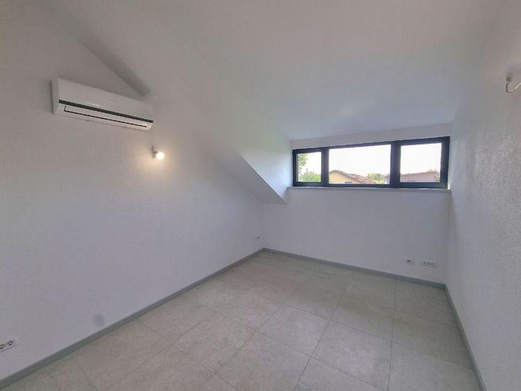 Duplex cu 5 camere cu Canalizare în Dumbrăvița