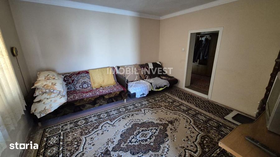 Casă cu 4 camere cu Teren 1072 Mp în Micești