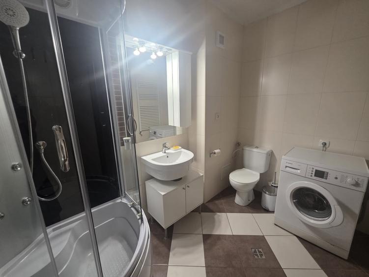 Apartament cu 2 camere decomandat, mobilat în Ultracentral