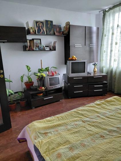 Casă cu 5 camere cu Teren 400 Mp în Central