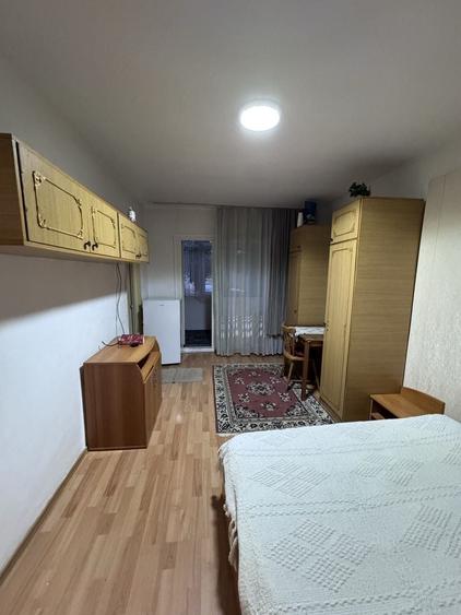 Garsonieră decomandată în Micălaca