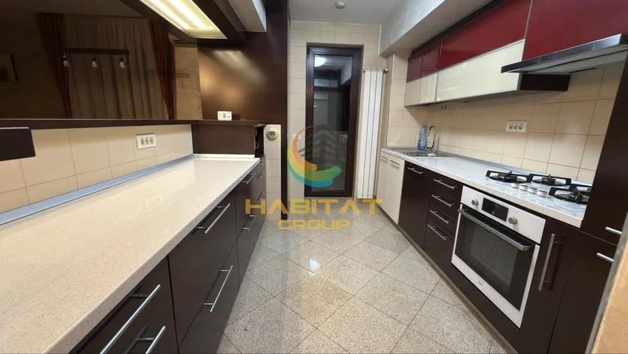 Apartament cu 3 camere semidecomandat, mobilat în Berceni