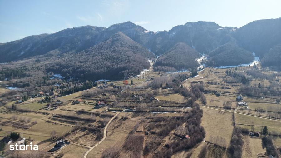 Teren de 4043 mp, în Bran