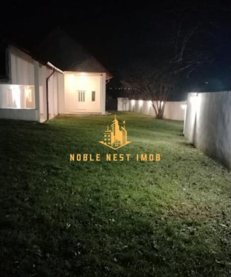 Casă cu 5 camere cu Teren 2500 Mp în Central