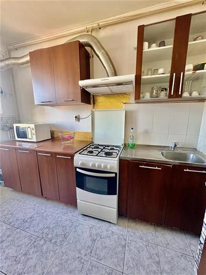 Apartament cu 2 camere decomandat, mobilat în Casa de Cultură