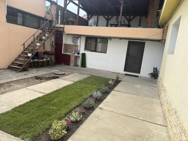 Casă cu 2 camere cu Teren 100 Mp în Moșnița Nouă