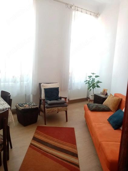 Apartament cu 4 camere decomandat în Central