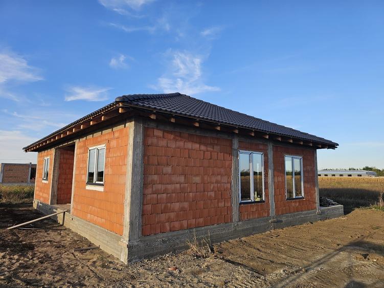 Casă cu 3 camere în Ambud