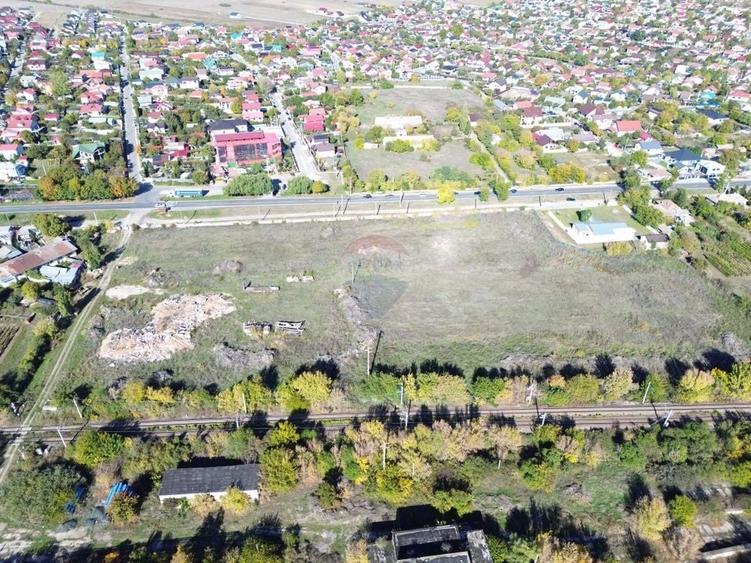 Teren Construcții intravilan de 88790 mp, în Șendreni