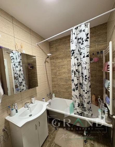 Apartament cu 2 camere semidecomandat, mobilat în Iris