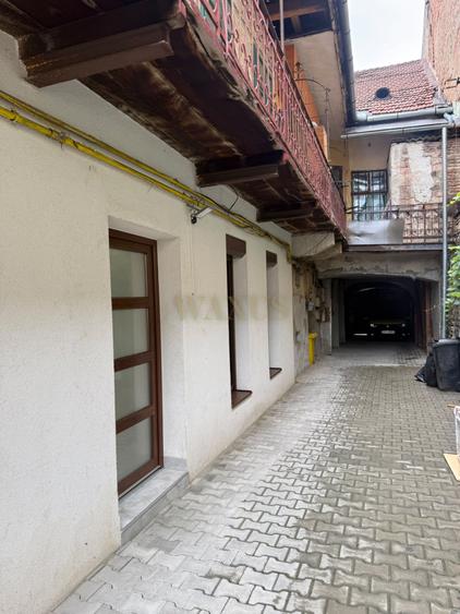 Spațiu comercial, de 135.82000732422 mp, în Central