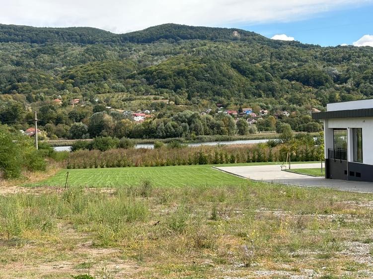 Teren Construcții intravilan de 13000 mp, în Gura Văii