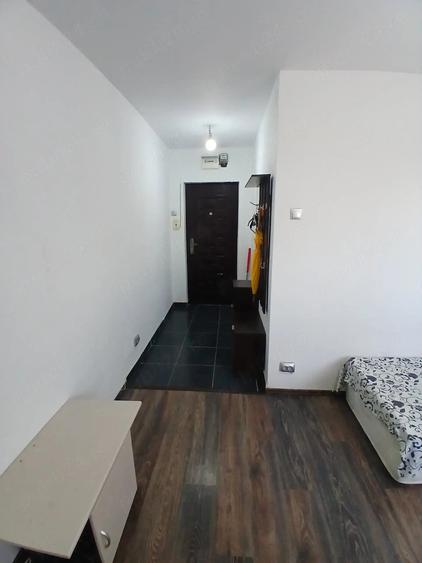 Garsonieră decomandată în Balta Albă