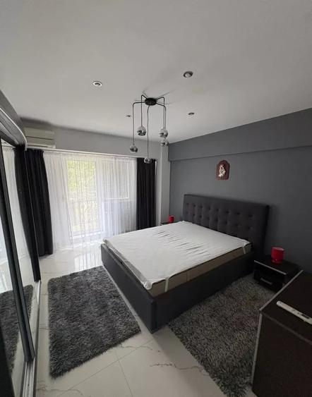 Apartament cu 3 camere decomandat, mobilat în Unirii