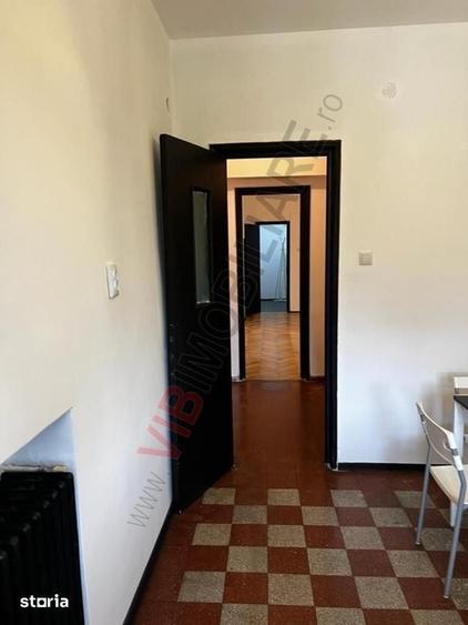 Apartament cu 3 camere decomandat în Dorobanți