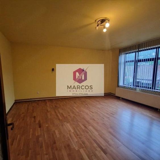 Apartament cu 6 camere decomandat în Cuptoare (Reșița)