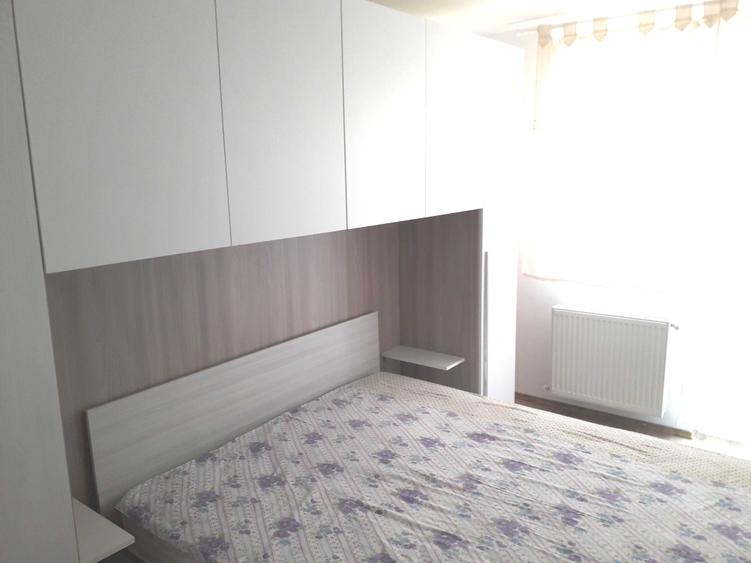 Garsonieră decomandată în Vest