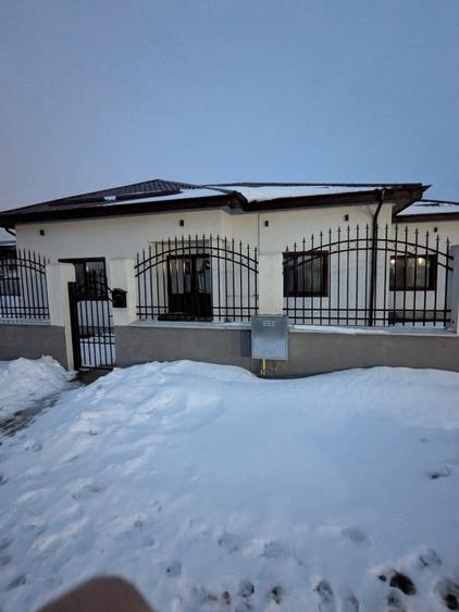 Casă cu 3 camere cu Teren 500 Mp în Clinceni